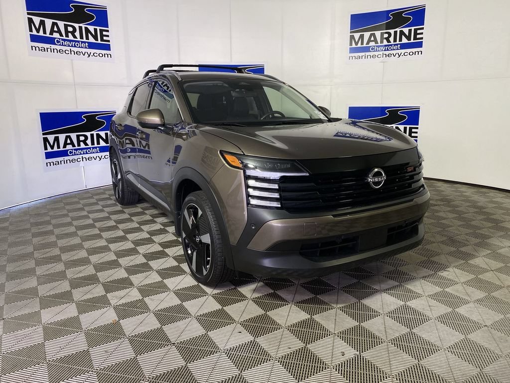 Used 2025 Nissan Kicks SR FWD image 1