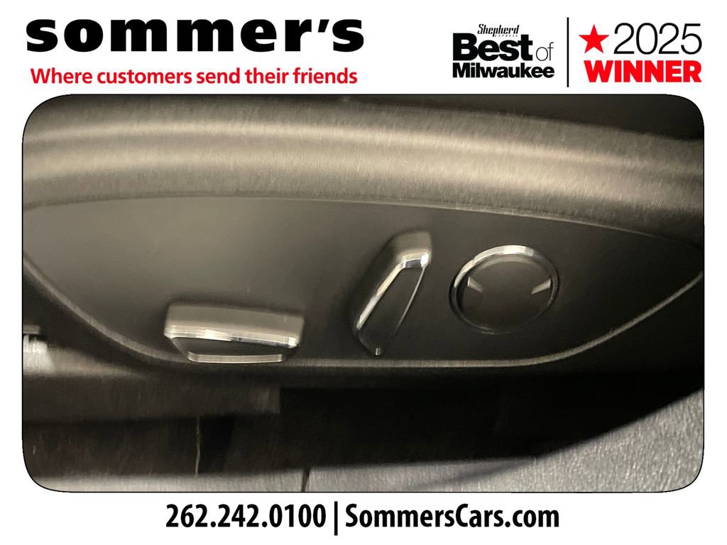 Used 2020 Lincoln MKZ image 10