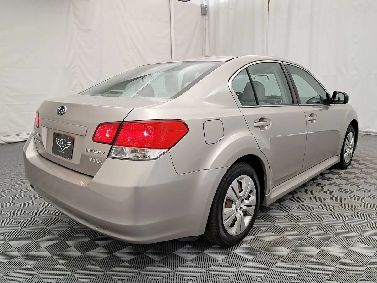 Used 2014 Subaru Legacy 2.5i AWD/4WD image 3