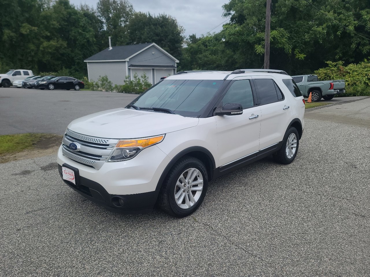 Used 2014 Ford Explorer XLT w/ Equipment Group 202A image 3