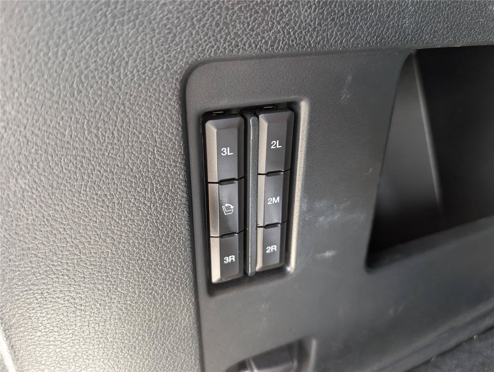 Used 2021 Ford Expedition Max Limited AWD/4WD image 14