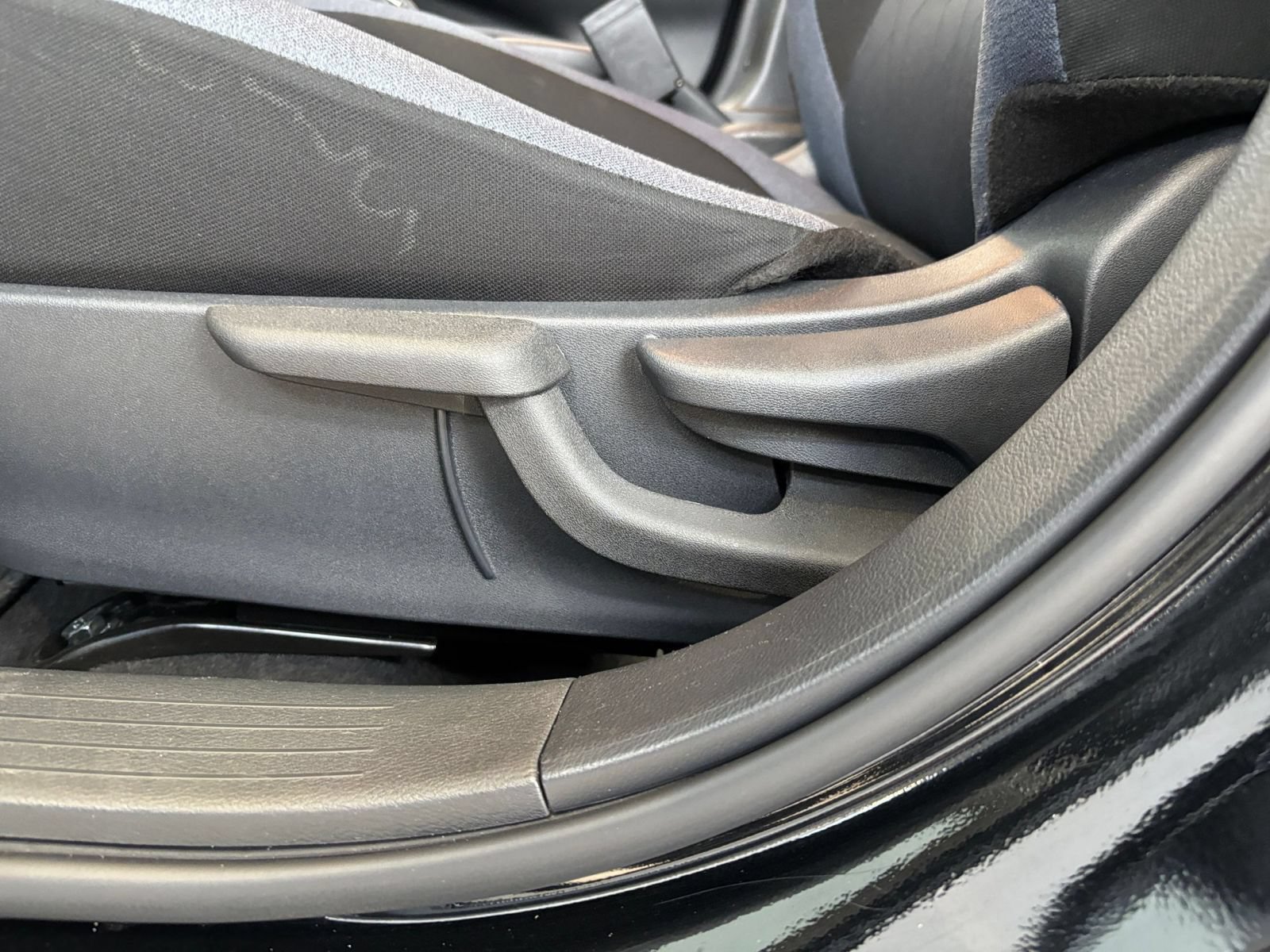 Used 2025 Nissan Versa SV FWD image 22