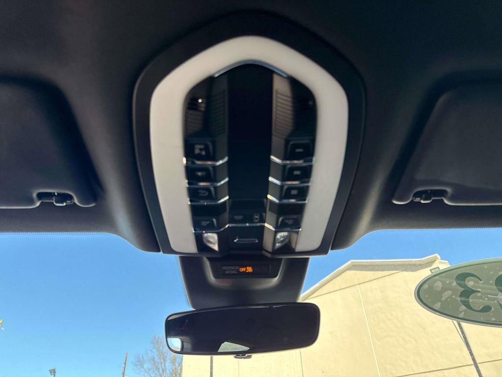Used 2023 Porsche Macan Turbo image 26