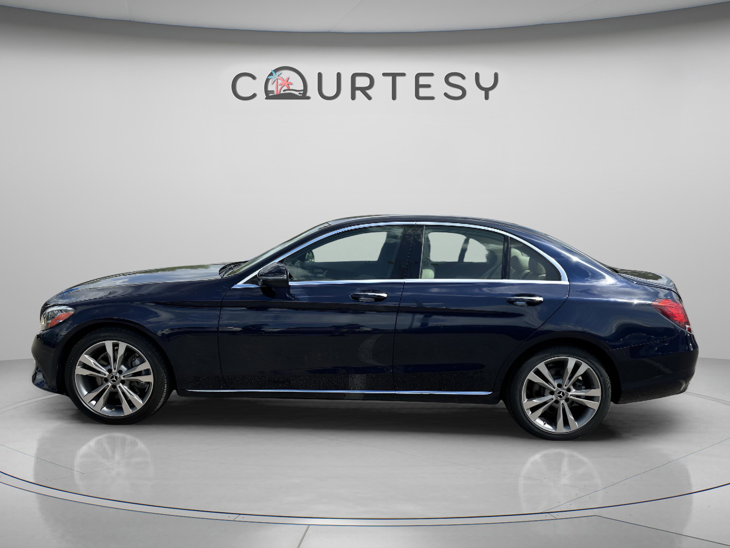 Used 2019 Mercedes-Benz C 300 Sedan image 2