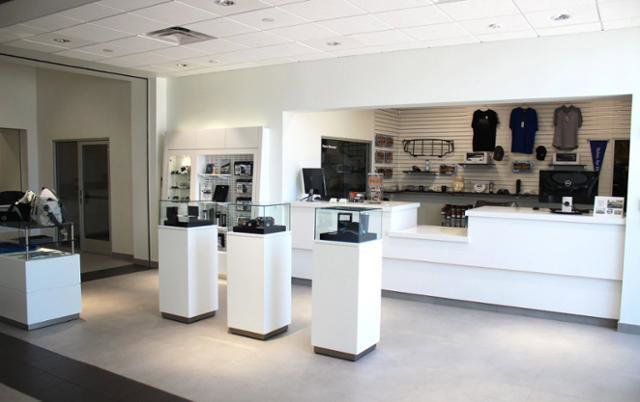 Certified 2024 Volvo XC40 B5 Ultimate w/ Climate Package image 40