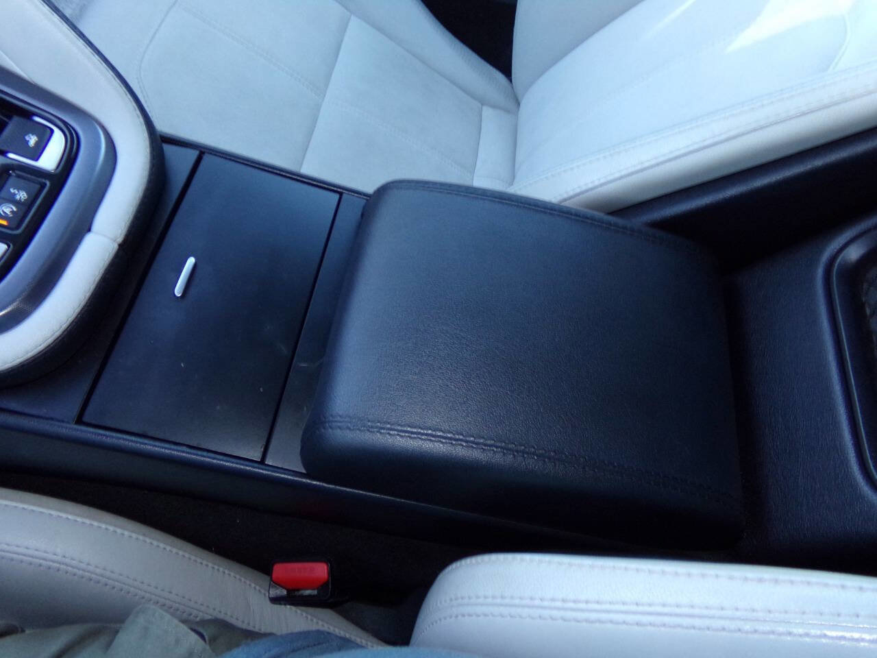 Used 2018 Jaguar F-TYPE Convertible image 65