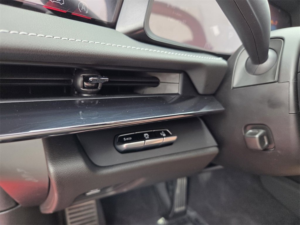 Used 2026 Chevrolet Corvette E-Ray w/ Stealth Interior Trim Package image 25