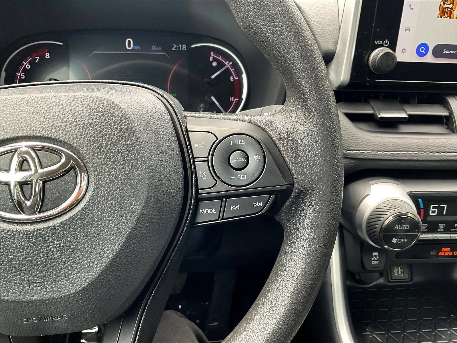 Used 2025 Toyota RAV4 XLE FWD image 14