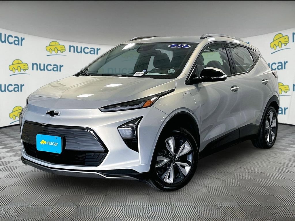 Used 2023 Chevrolet Bolt EUV LT w/ Convenience Package FWD image 3