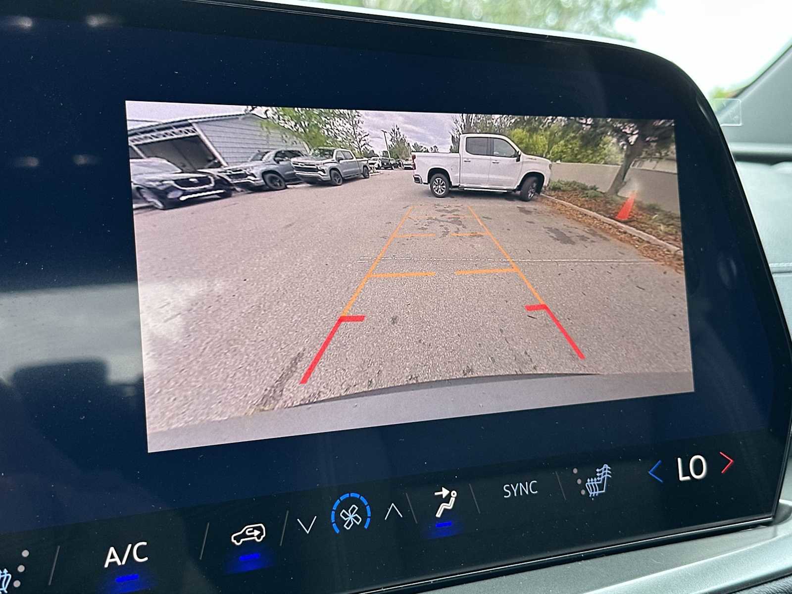 New 2026 Chevrolet Traverse LT image 23