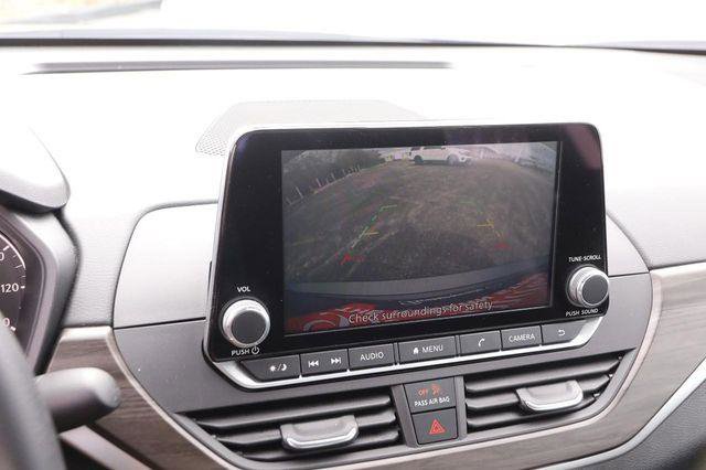 Used 2025 Nissan Altima 2.5 SV FWD image 15