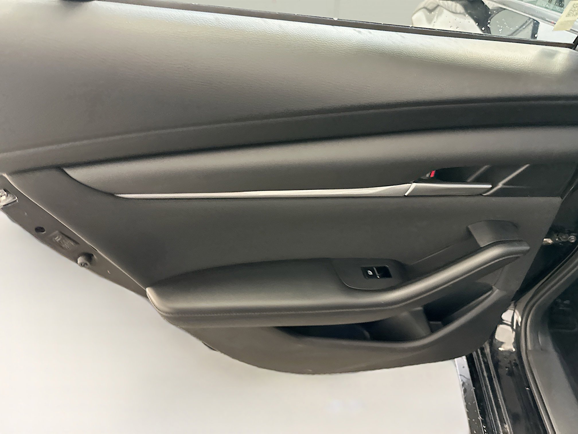 Used 2022 MAZDA MAZDA3 s image 27