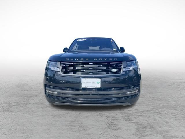 Used 2023 Land Rover Range Rover SE AWD/4WD image 2