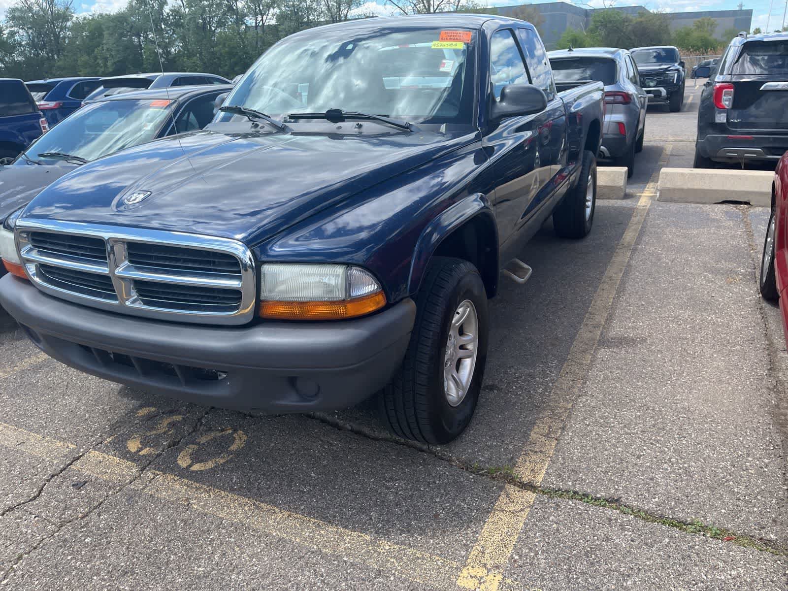 Used 2004 Dodge Dakota 4x4 Club Cab w/ Tire & Handling Group image 2