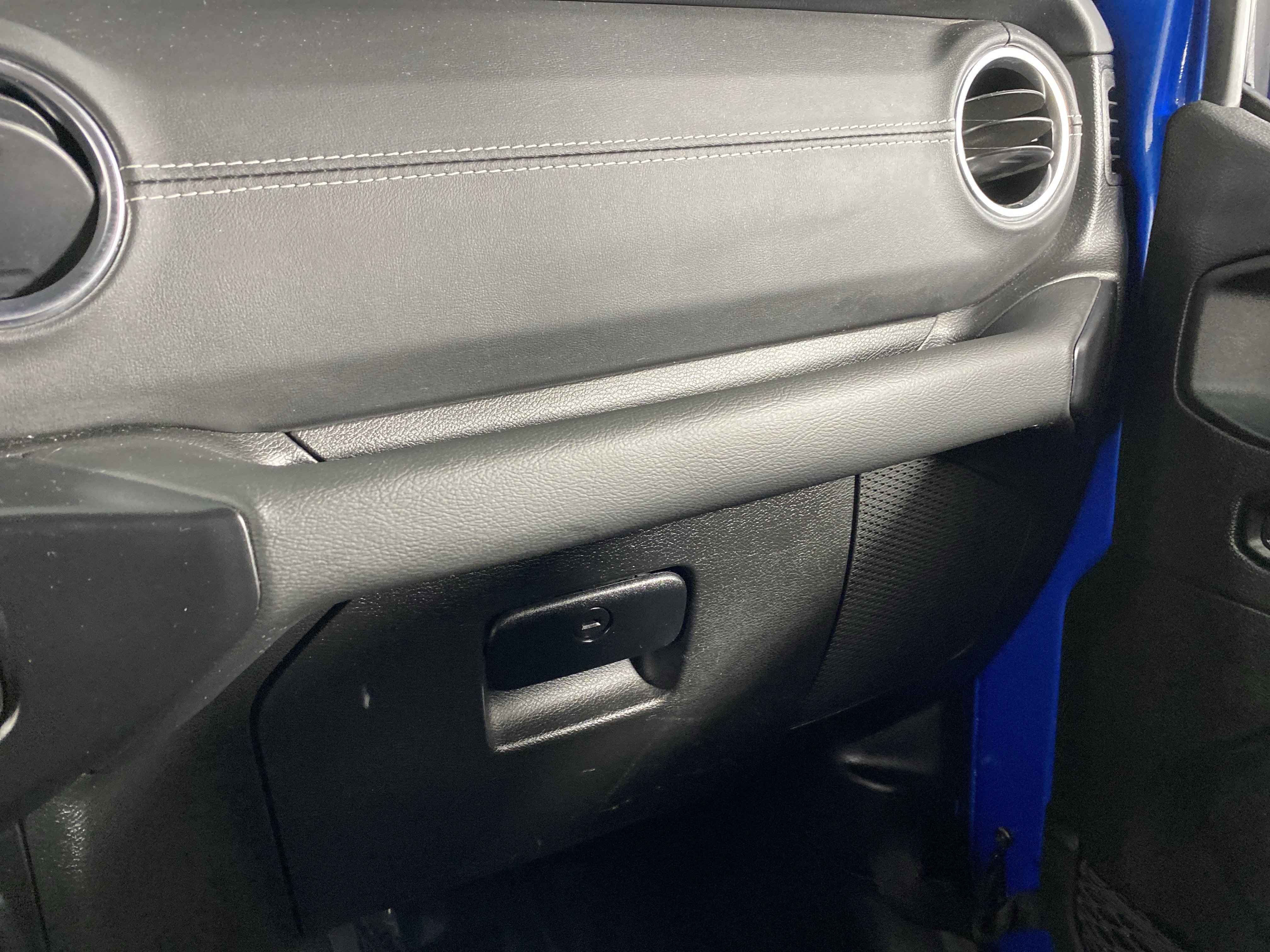 Used 2023 Jeep Wrangler Sahara w/ Cold Weather Group image 32