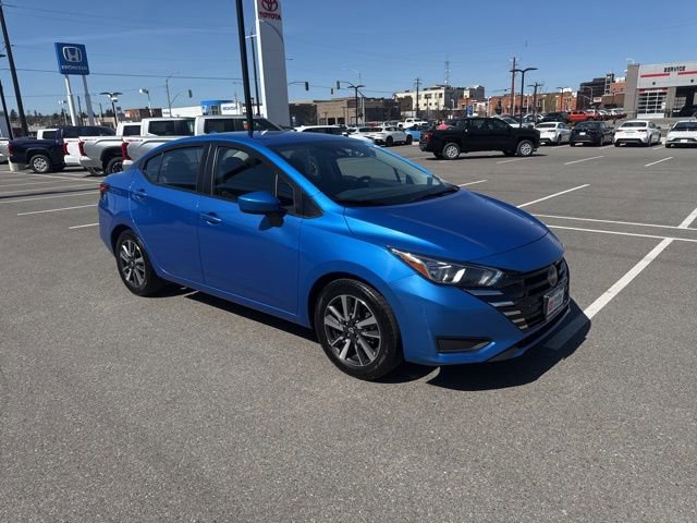 Used 2024 Nissan Versa SV image 2