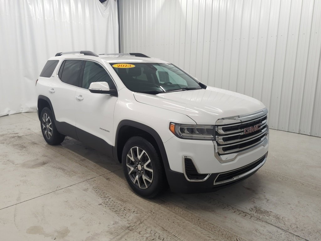 Used 2023 GMC Acadia SLE w/ Driver Convenience Package image 5