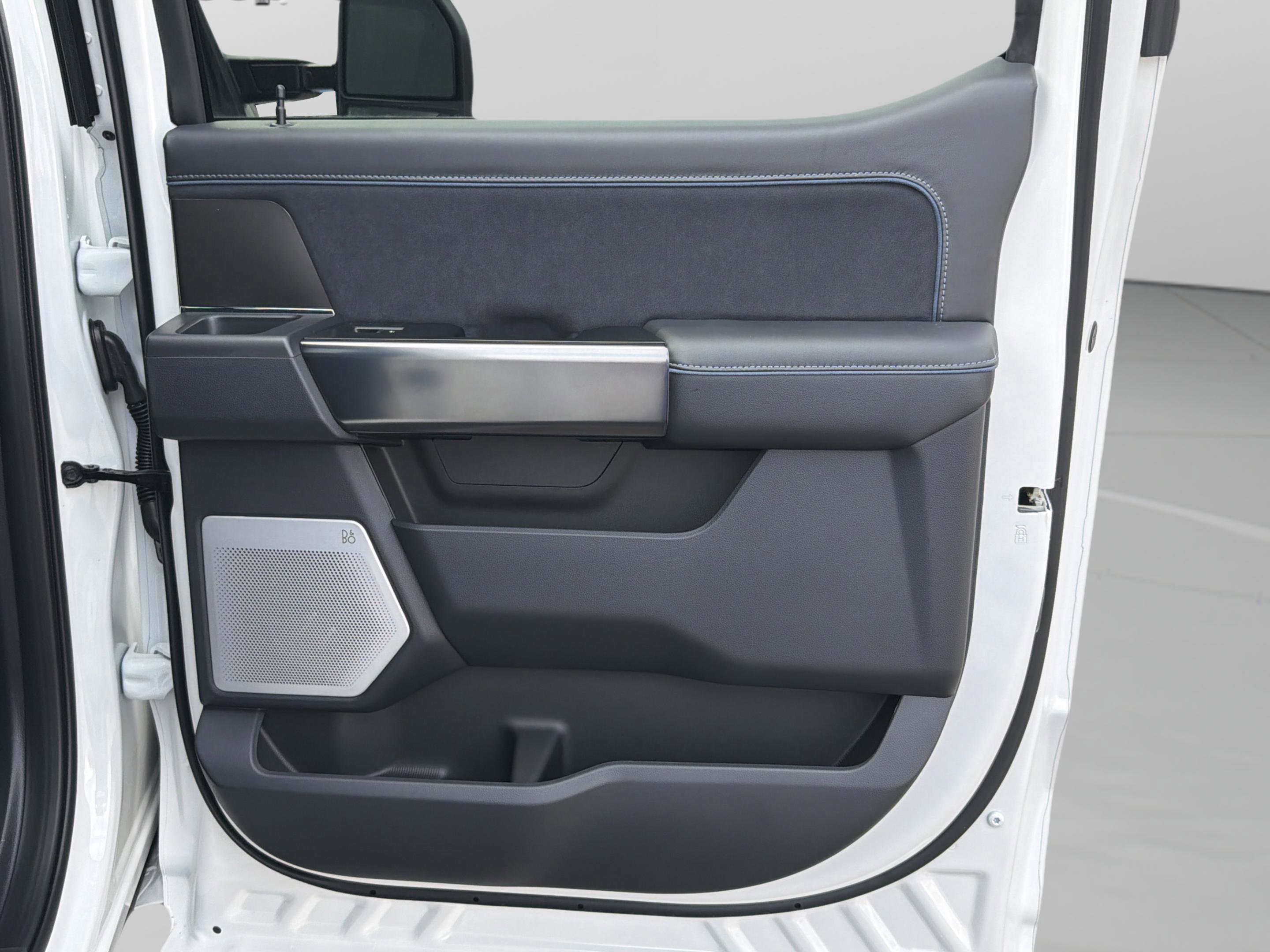 New 2026 Ford F250 Platinum w/ Tremor Off-Road Package image 37