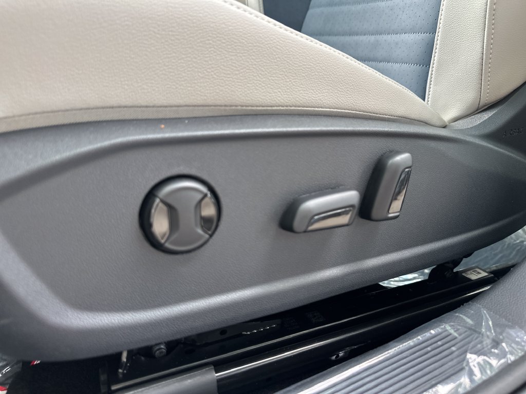 New 2027 Volkswagen Jetta SE FWD image 9