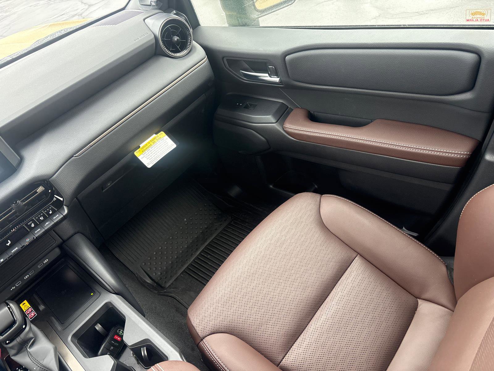 Used 2025 Toyota Land Cruiser image 15