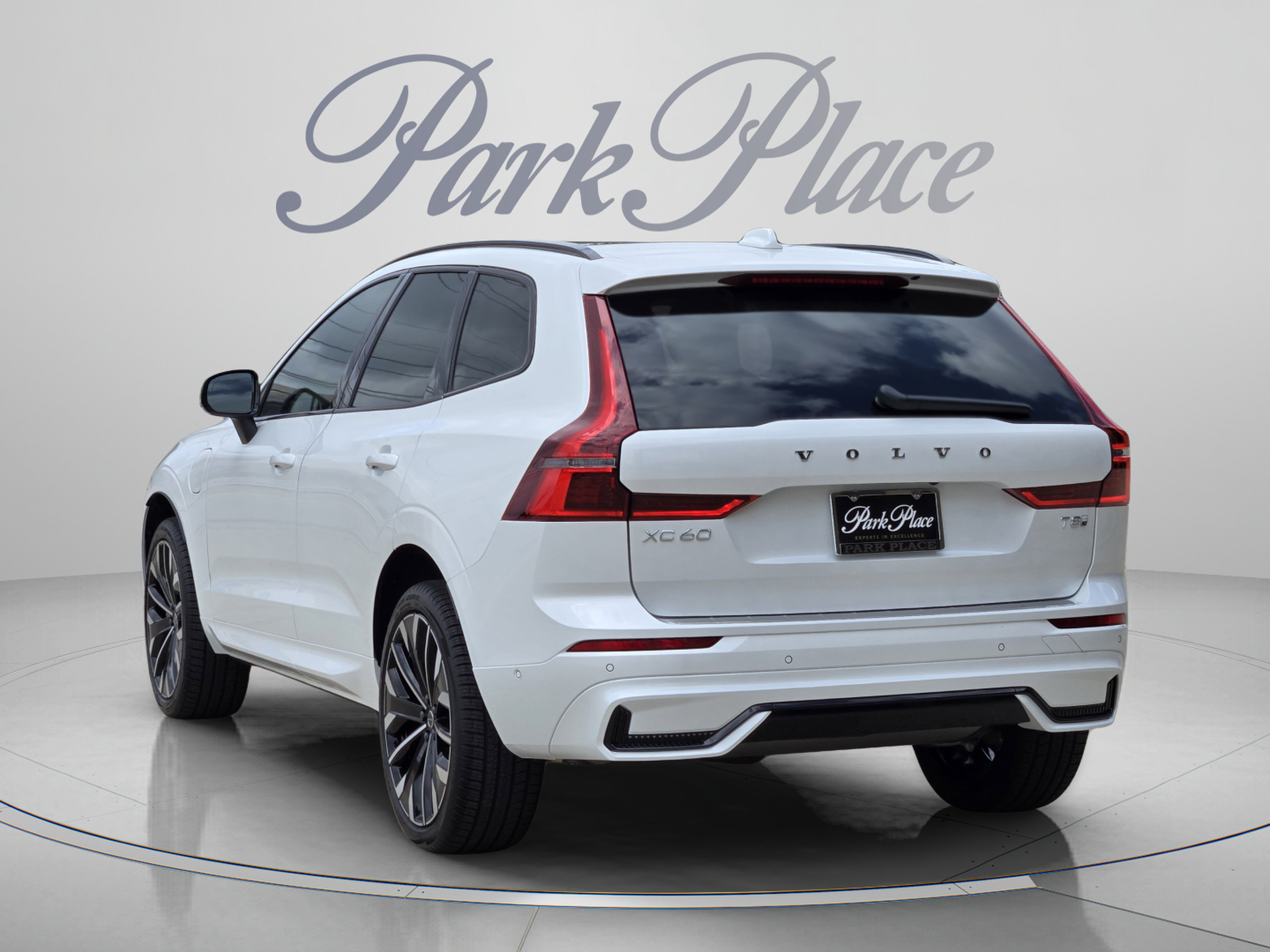 New 2026 Volvo XC60 T8 Ultra w/ Protection Package Premier AWD/4WD image 3