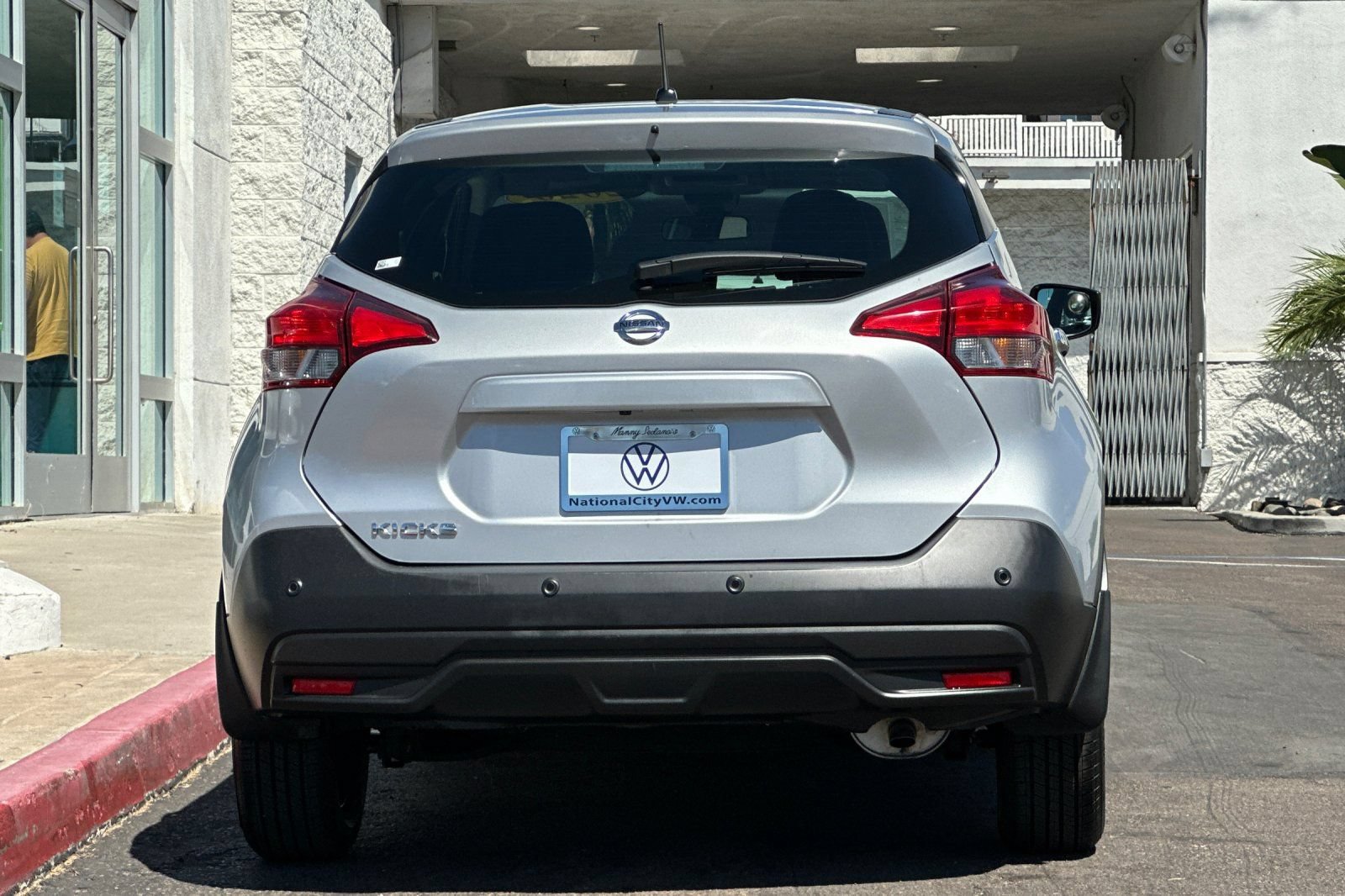 Used 2020 Nissan Kicks S FWD image 5