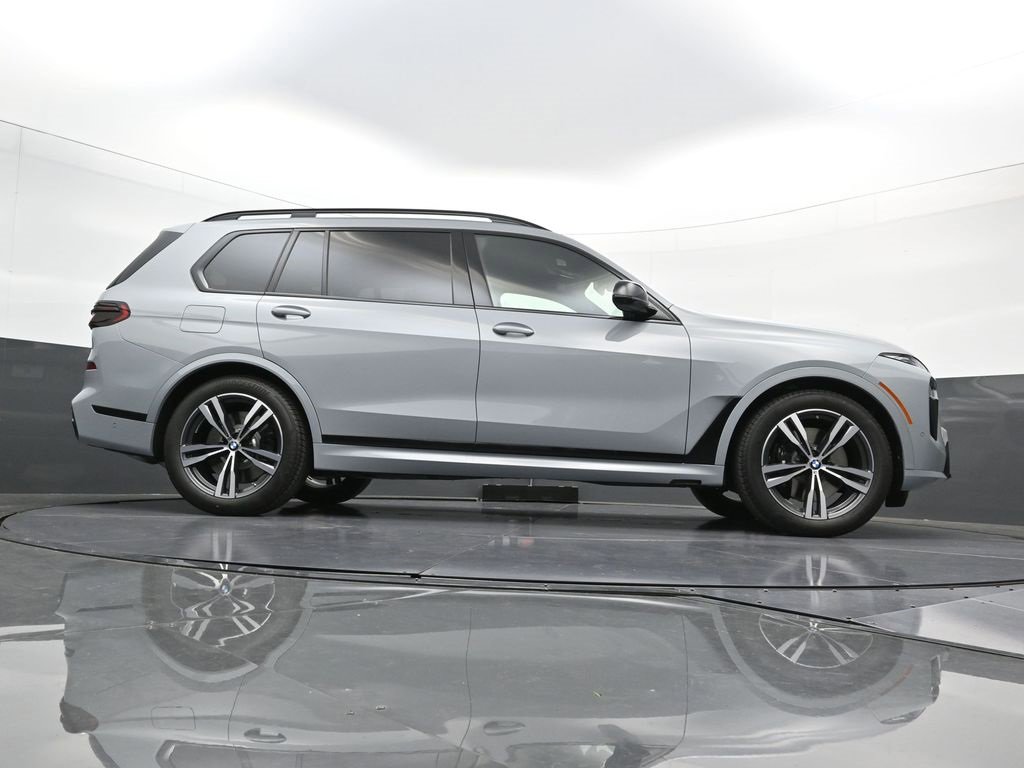 New 2026 BMW X7 M60i w/ Executive Package image 40
