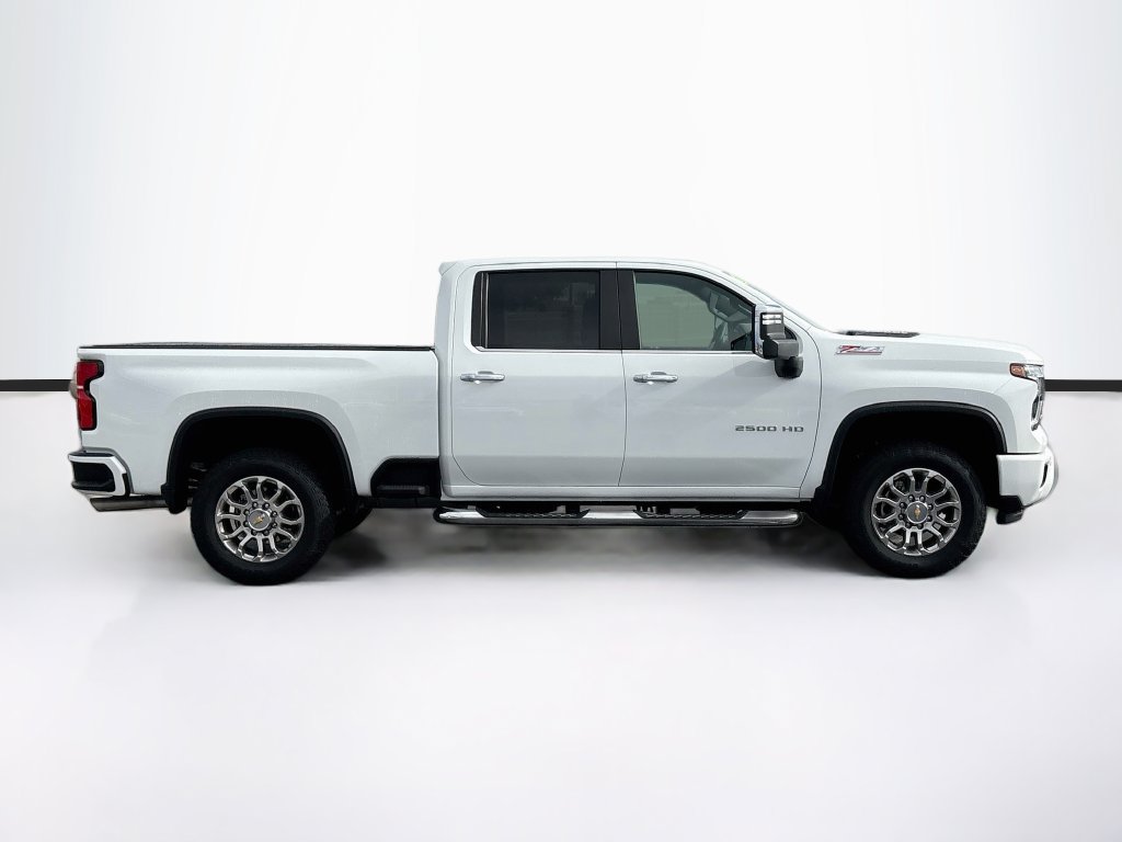 Used 2025 Chevrolet Silverado 2500 LT w/ Z71 Chrome Sport Edition AWD/4WD image 4