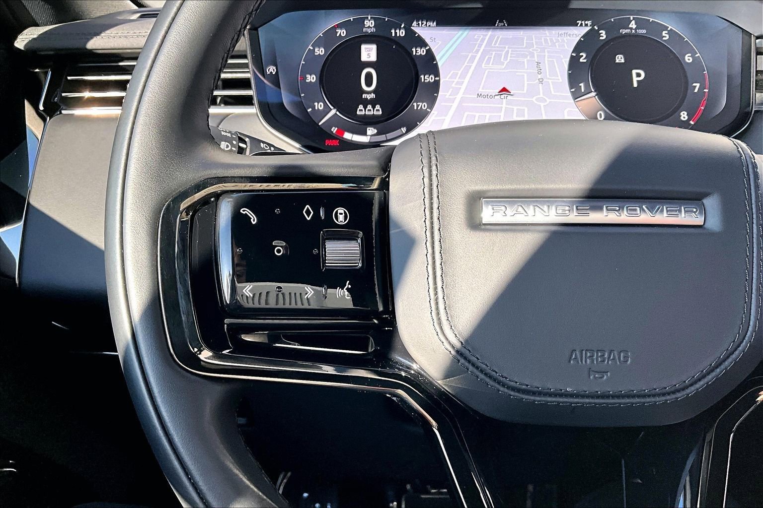 Used 2025 Land Rover Range Rover Sport Dynamic SE image 18