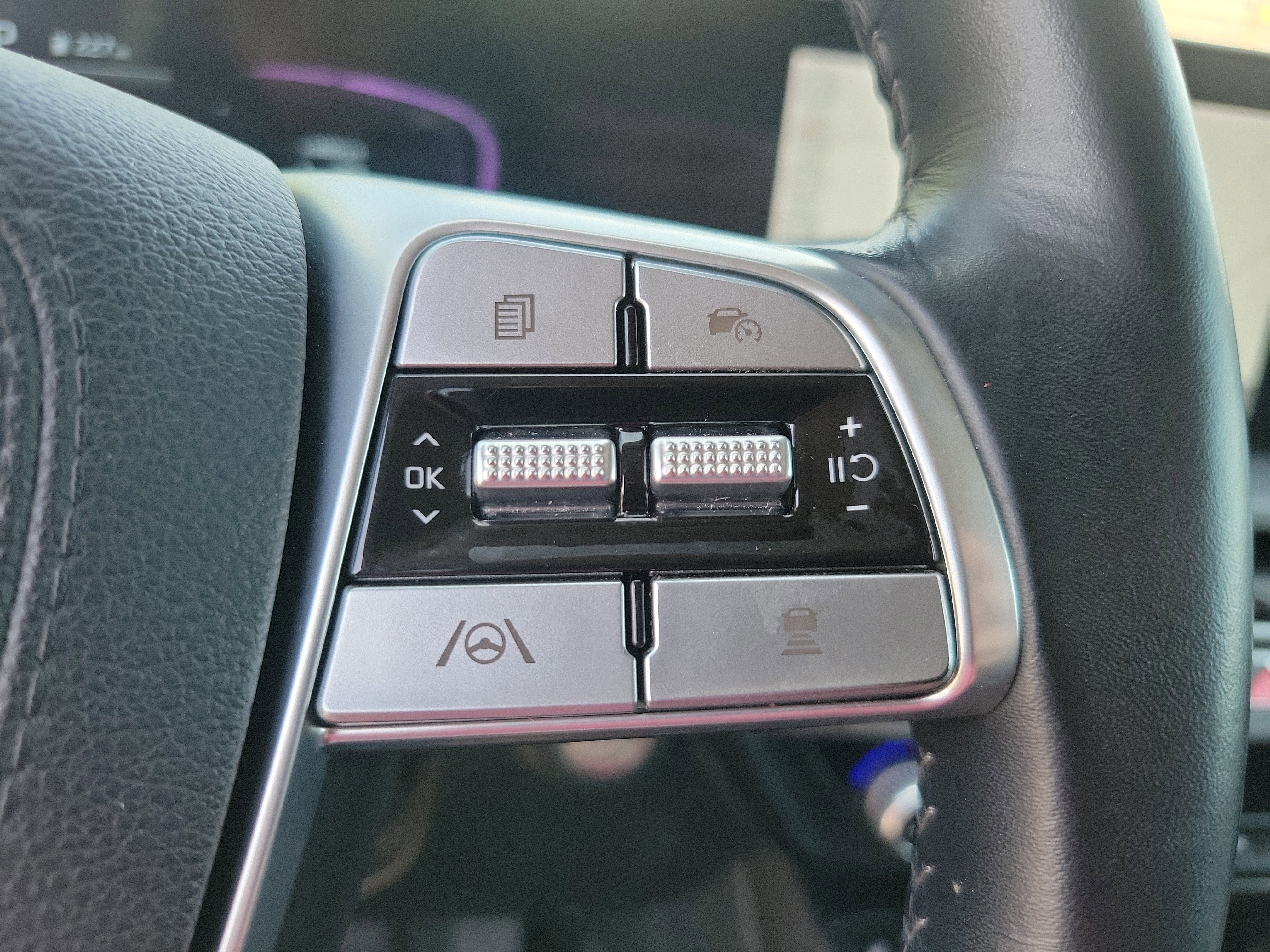 Used 2025 Kia Telluride S image 23