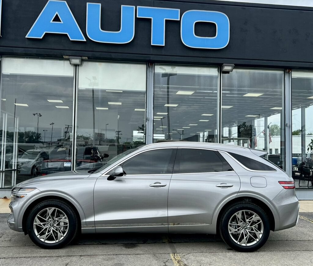 Used 2025 Genesis GV70 2.5T w/ Select Package AWD/4WD image 2