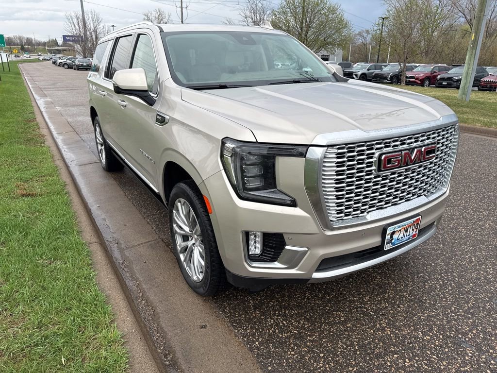 Used 2024 GMC Yukon XL Denali w/ Max Trailering Package image 9