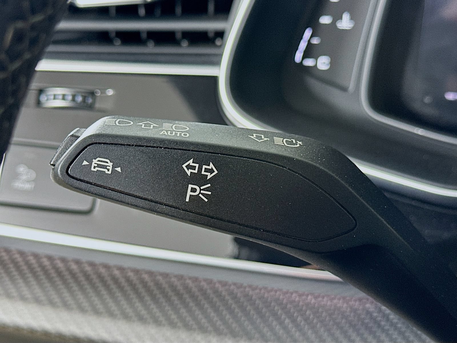 Used 2024 Audi RS Q8 AWD/4WD image 20