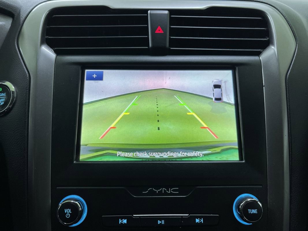 Used 2020 Ford Fusion SE image 22