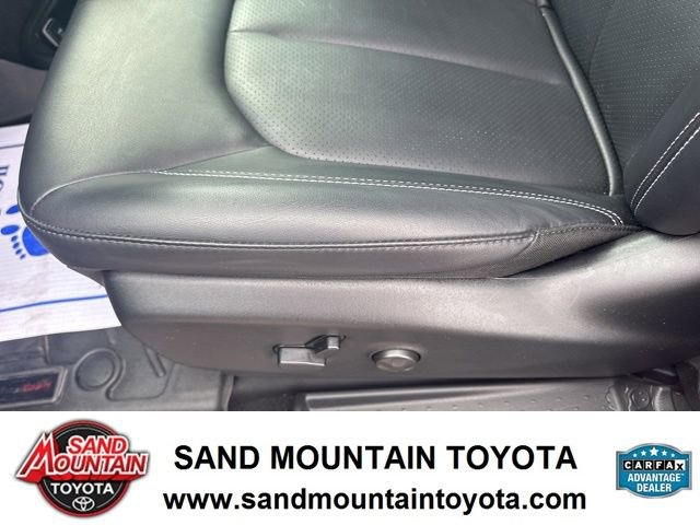 Used 2025 Chrysler Pacifica Select FWD image 15