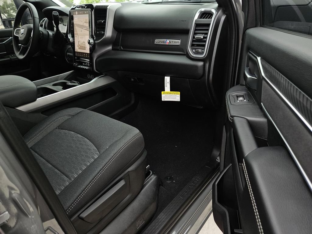 New 2026 RAM 2500 Big Horn AWD/4WD image 7