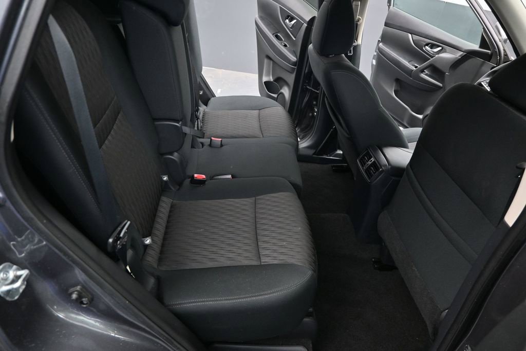 Used 2017 Nissan Rogue S w/ S Appearance Package FWD image 11