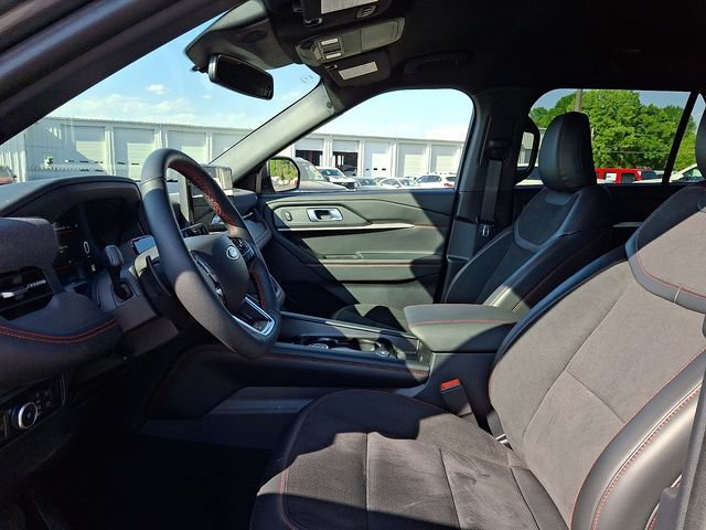 Used 2025 Ford Explorer ST AWD/4WD image 13