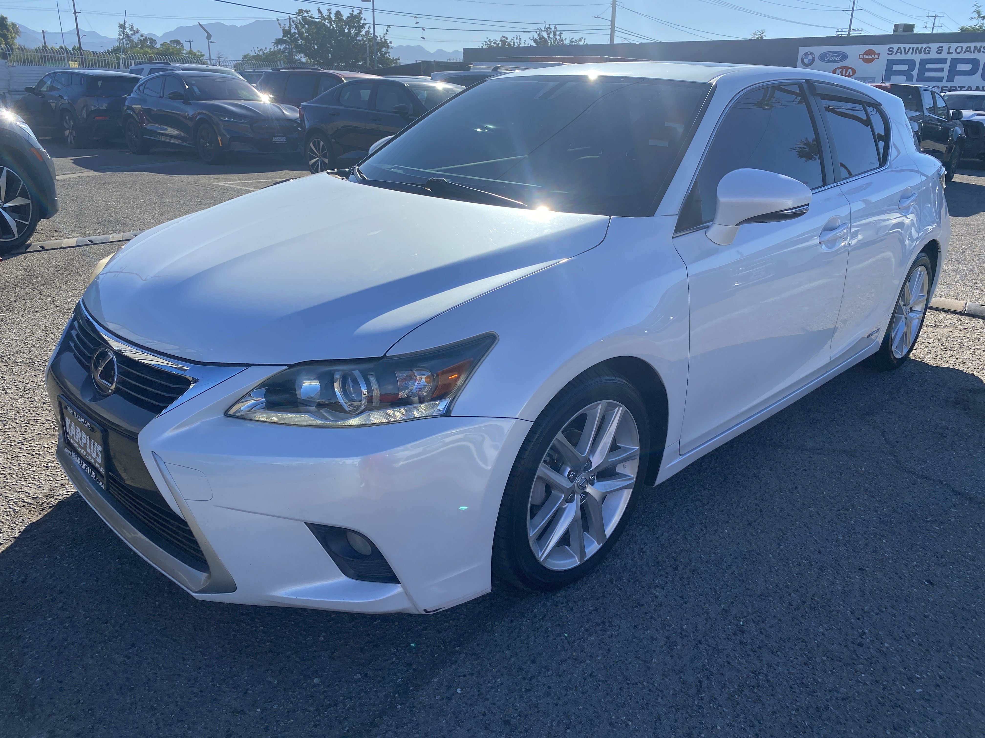 Used 2015 Lexus CT 200h FWD image 2