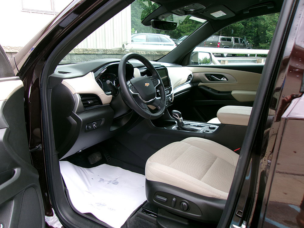 Used 2022 Chevrolet Traverse LT w/ LPO, Floor Liner Package image 13