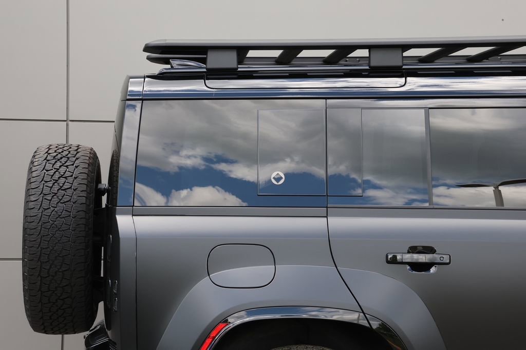 New 2026 Land Rover Defender 110 OCTA AWD/4WD image 8