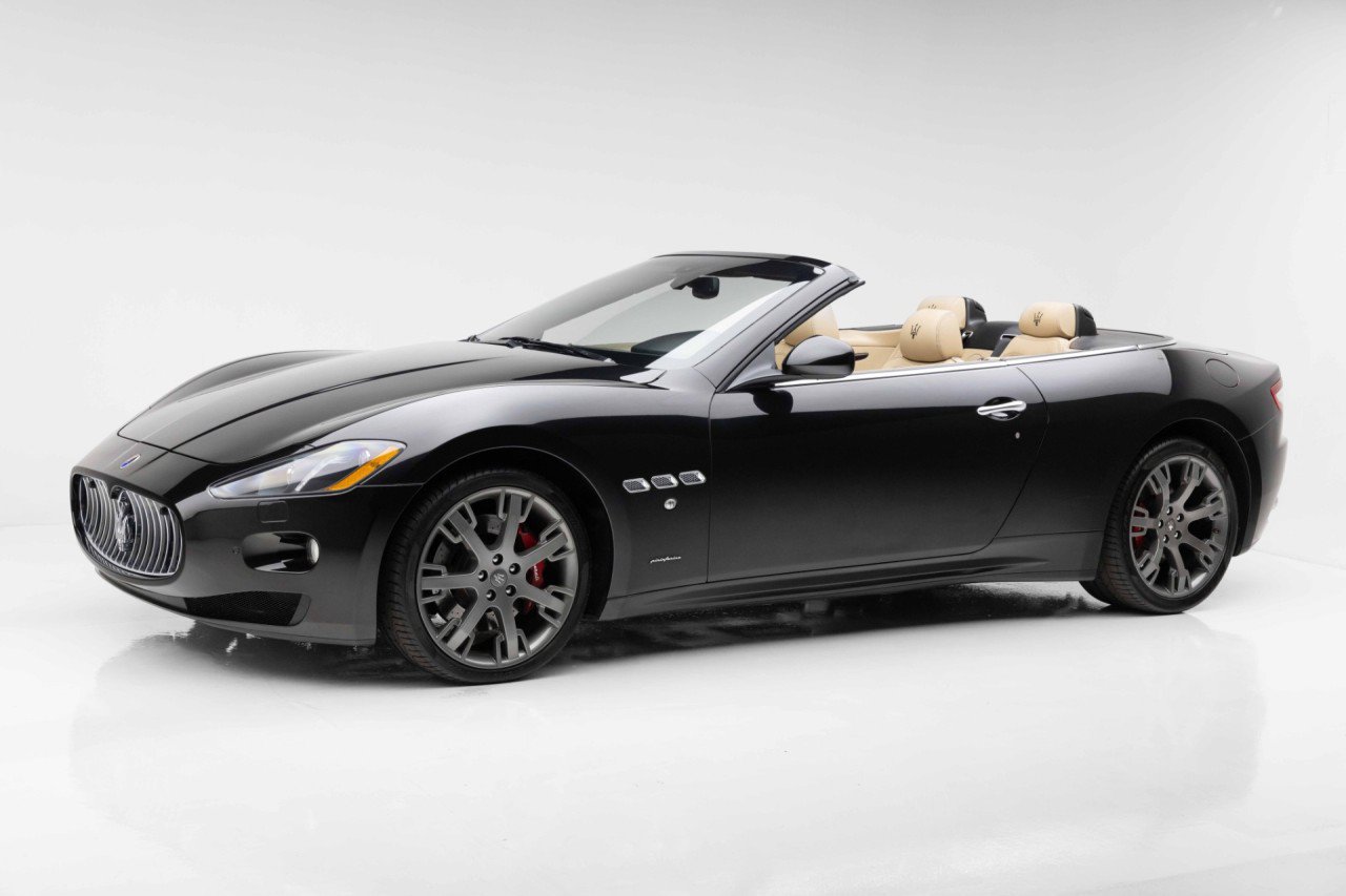 Used 2015 Maserati GranTurismo Convertible RWD image 17