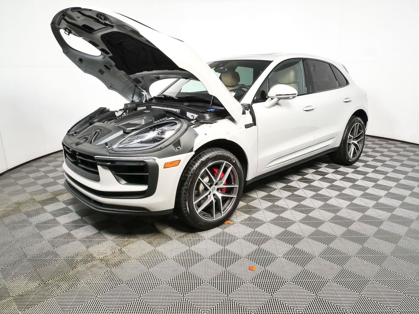 New 2026 Porsche Macan S AWD/4WD image 34