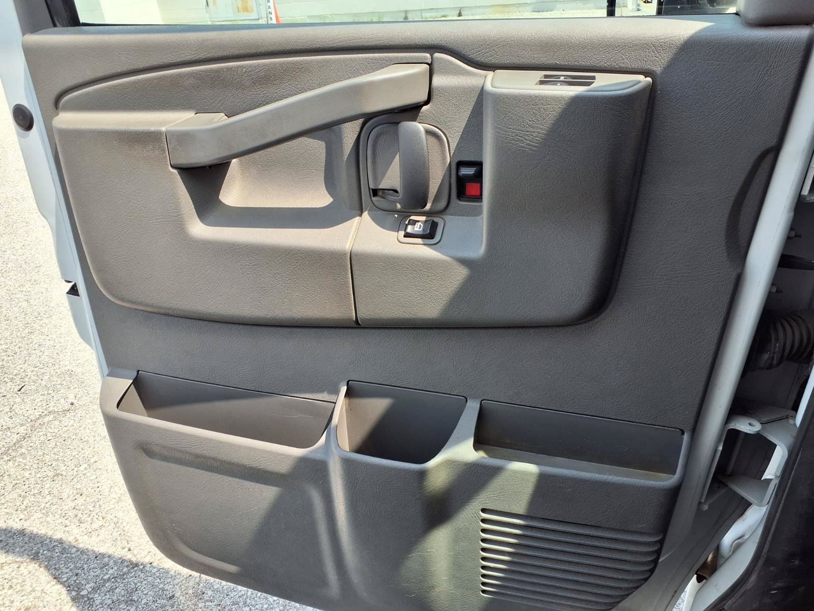 Used 2019 GMC Savana 3500 w/ Power Convenience Package RWD image 18