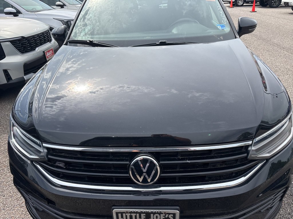 Used 2022 Volkswagen Tiguan SE R-Line AWD/4WD image 3