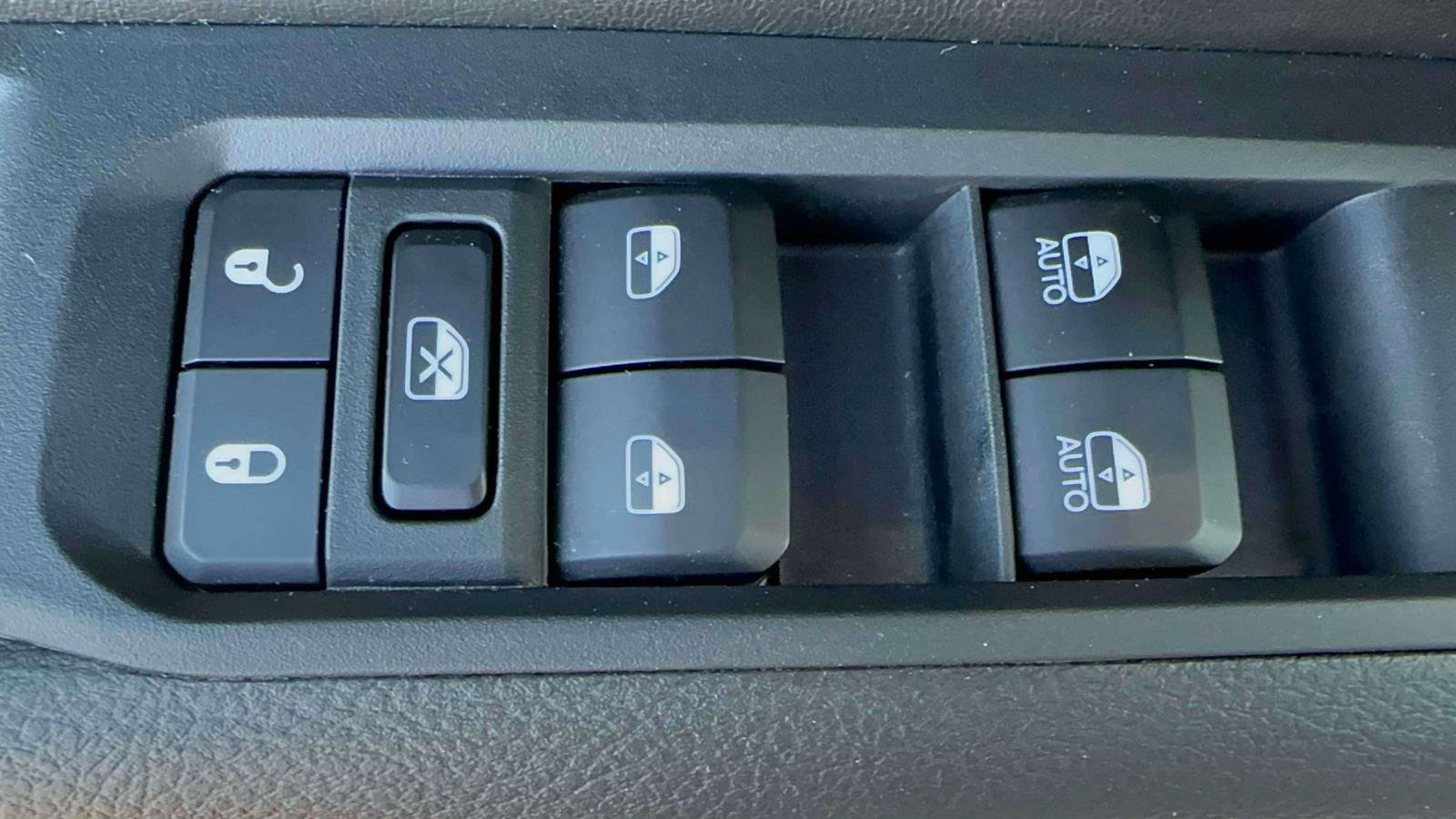 Used 2024 Jeep Compass Limited w/ High Altitude Package AWD/4WD image 14