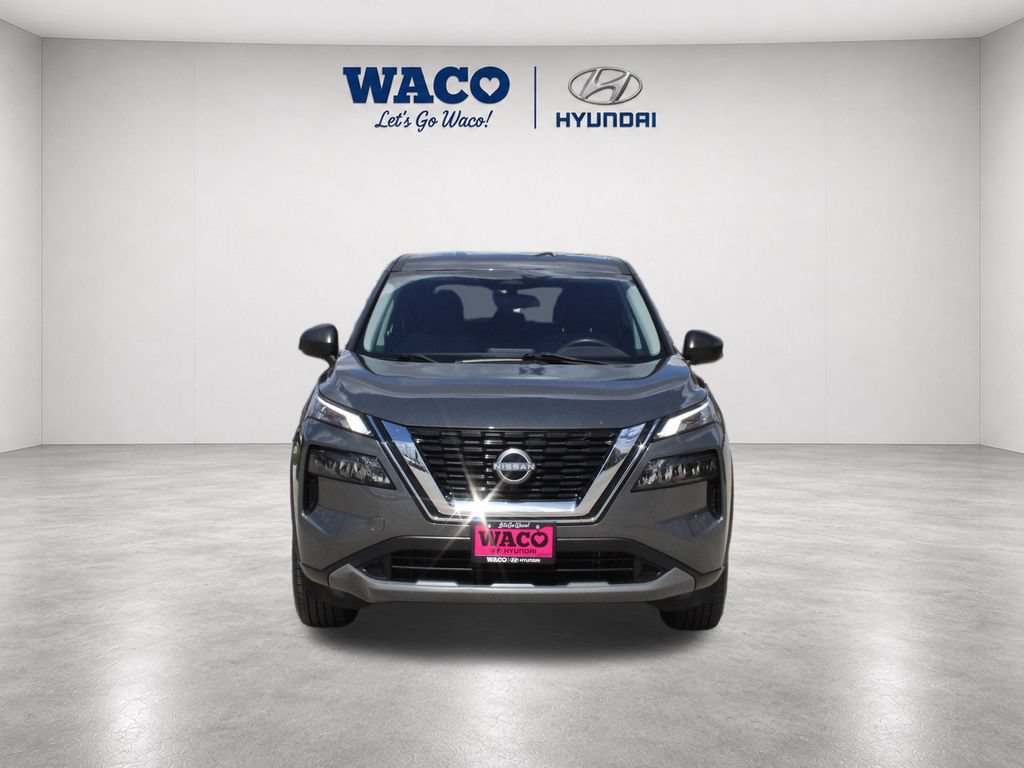 Used 2023 Nissan Rogue SV w/ SV Premium B Package FWD image 2