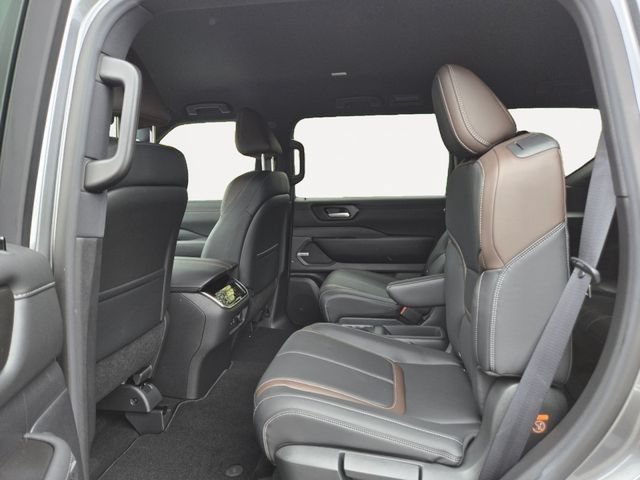 New 2025 Nissan Armada SL w/ Captain's Chari Seat Package AWD/4WD image 12