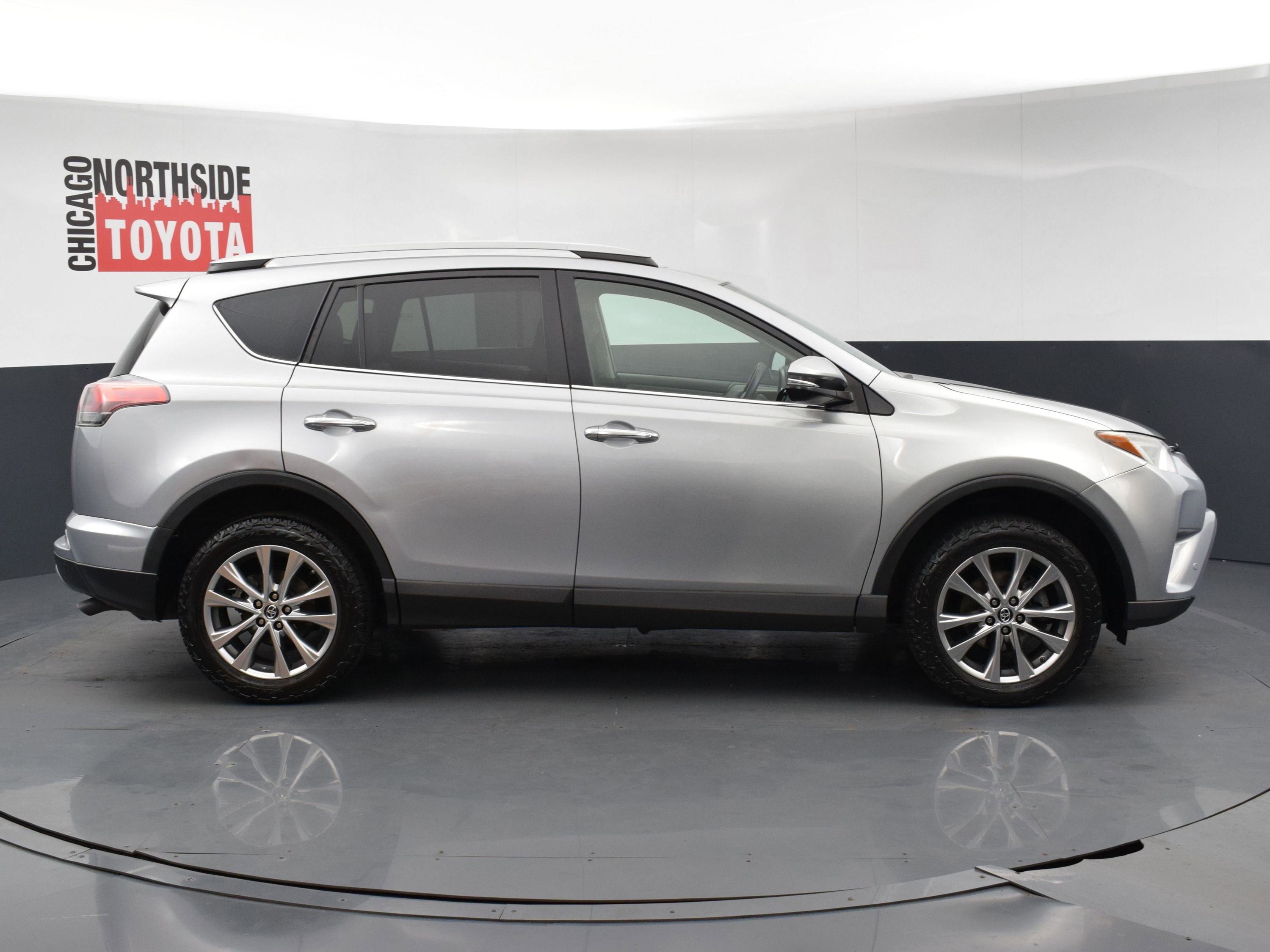 Used 2017 Toyota RAV4 Limited FWD image 5