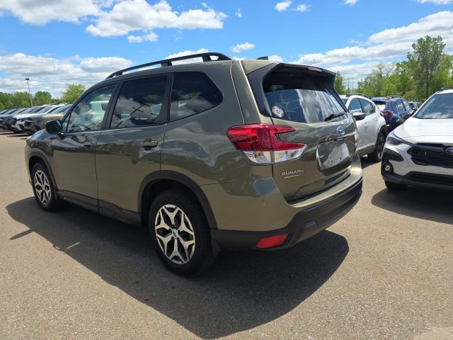 Used 2023 Subaru Forester Premium AWD/4WD image 7